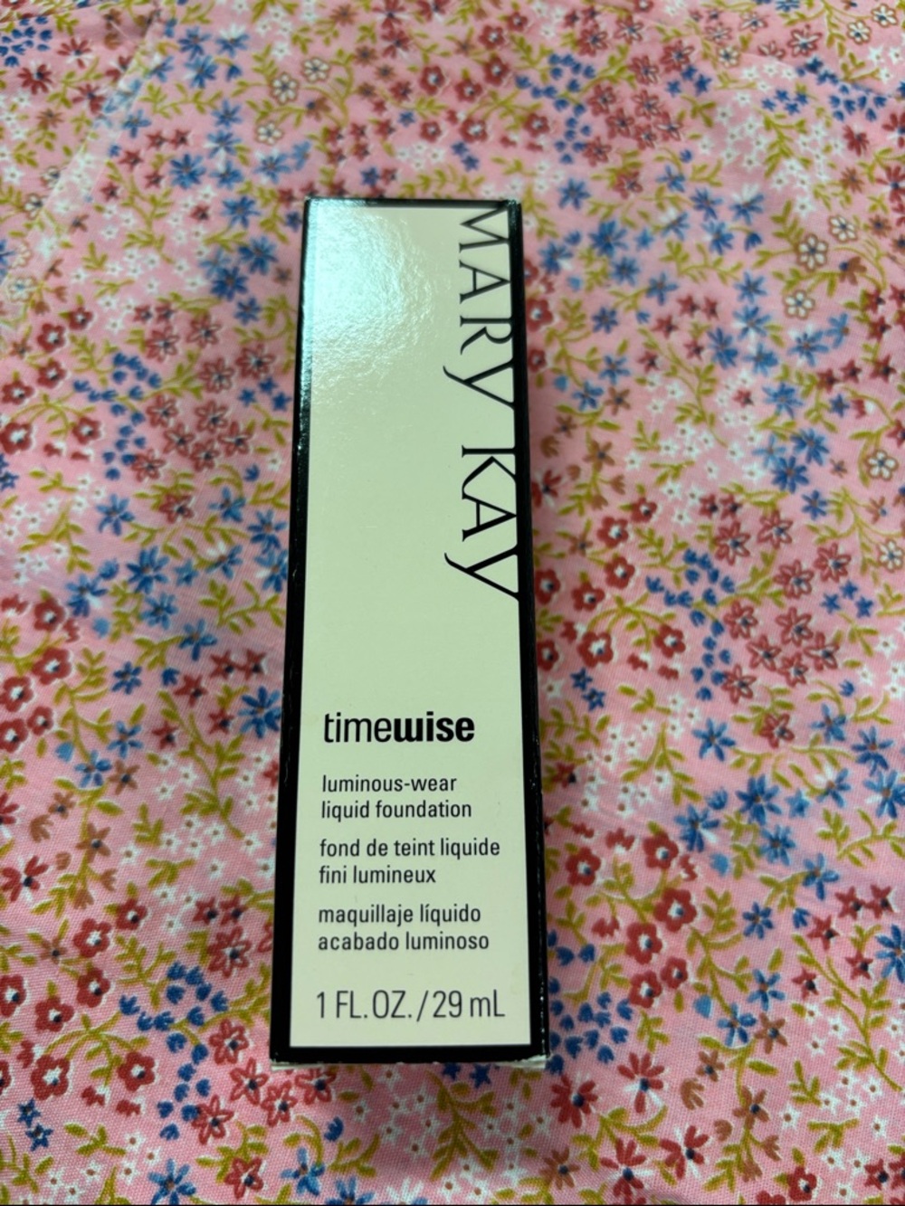 Mary Kay Timewise Luminous-Wear Liquid Foundation - ivory 6